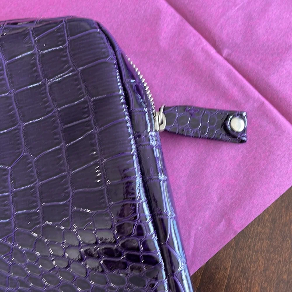 Laptop case (purple)